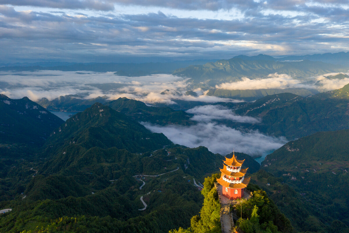 长阳天柱山 充满神秘色彩和壮丽美景的地方