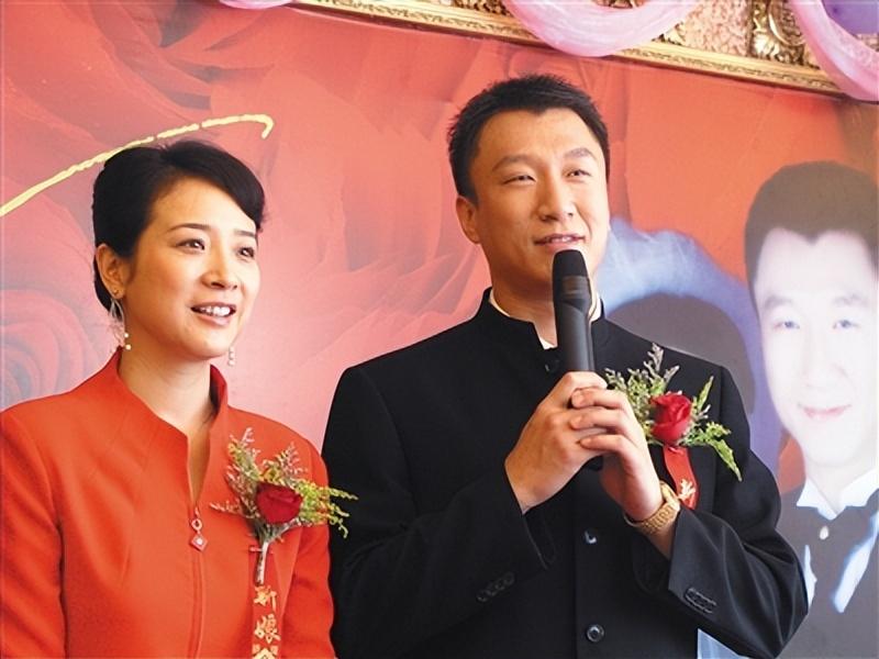 陳小藝結婚24年分居12年與小鮮肉傳緋聞丈夫坐輪椅也不離婚