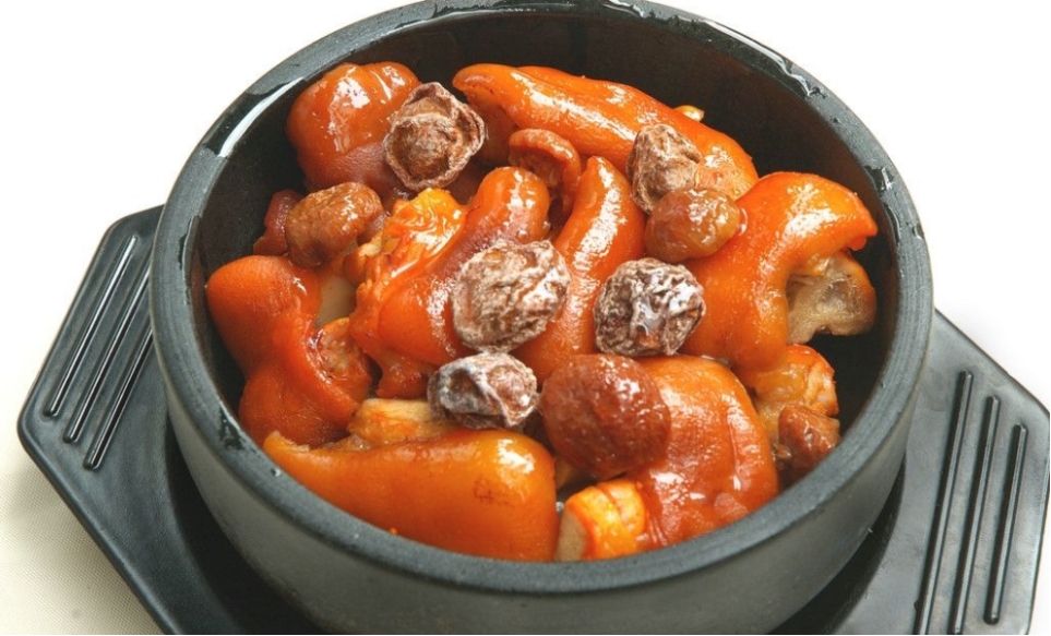 经典粤菜:话梅猪手,口感软烂,酸甜适中,味道更具层次感哦