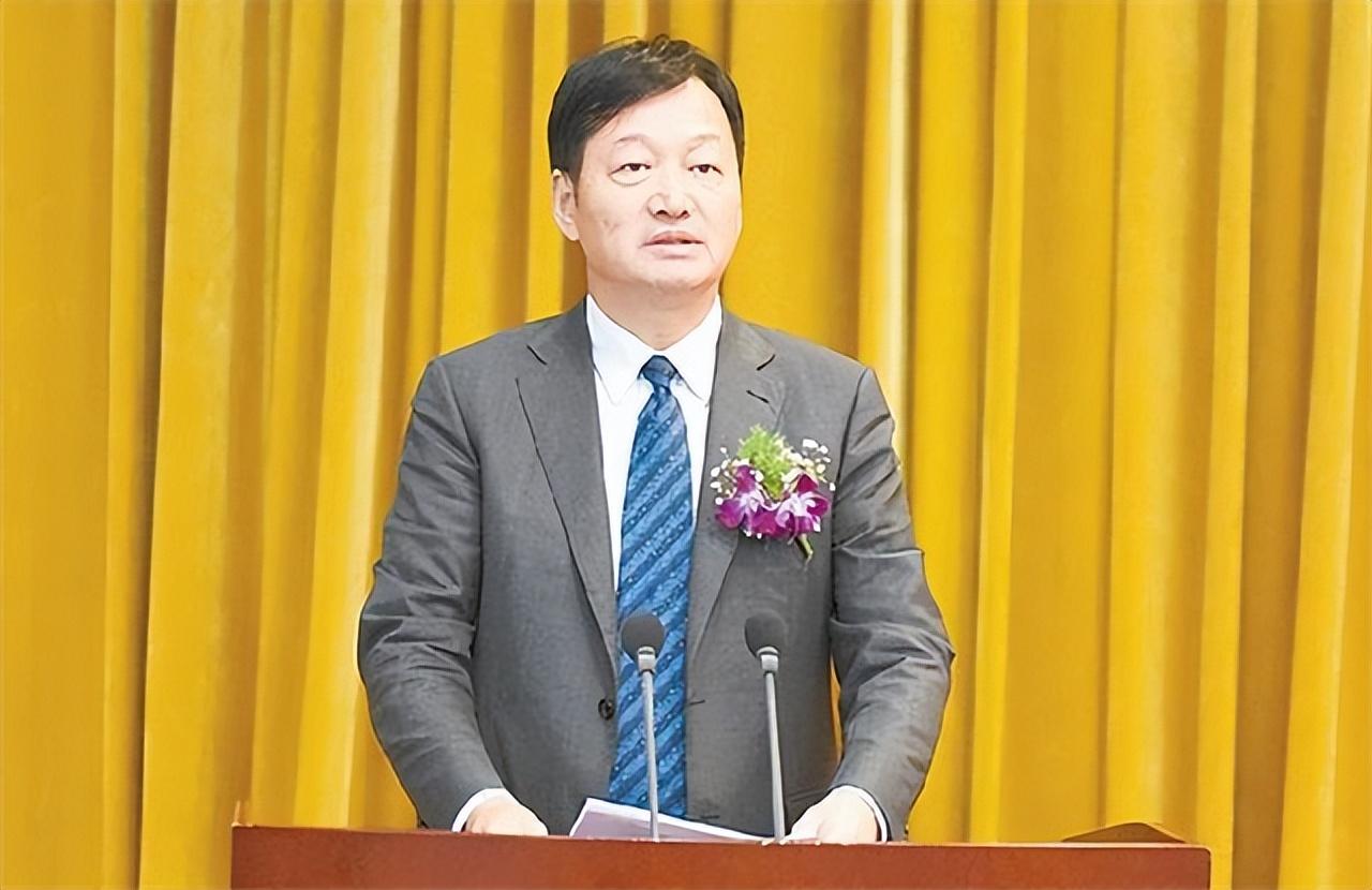 回顾弟弟把彩礼借哥哥养猪如今哥哥赚2千亿弟弟却是普通人