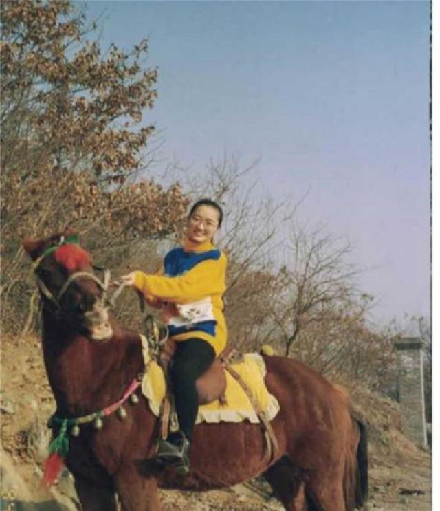 牟其中:靠发妻300元起家,卖罐头成首富,3次入狱不忘报旧情