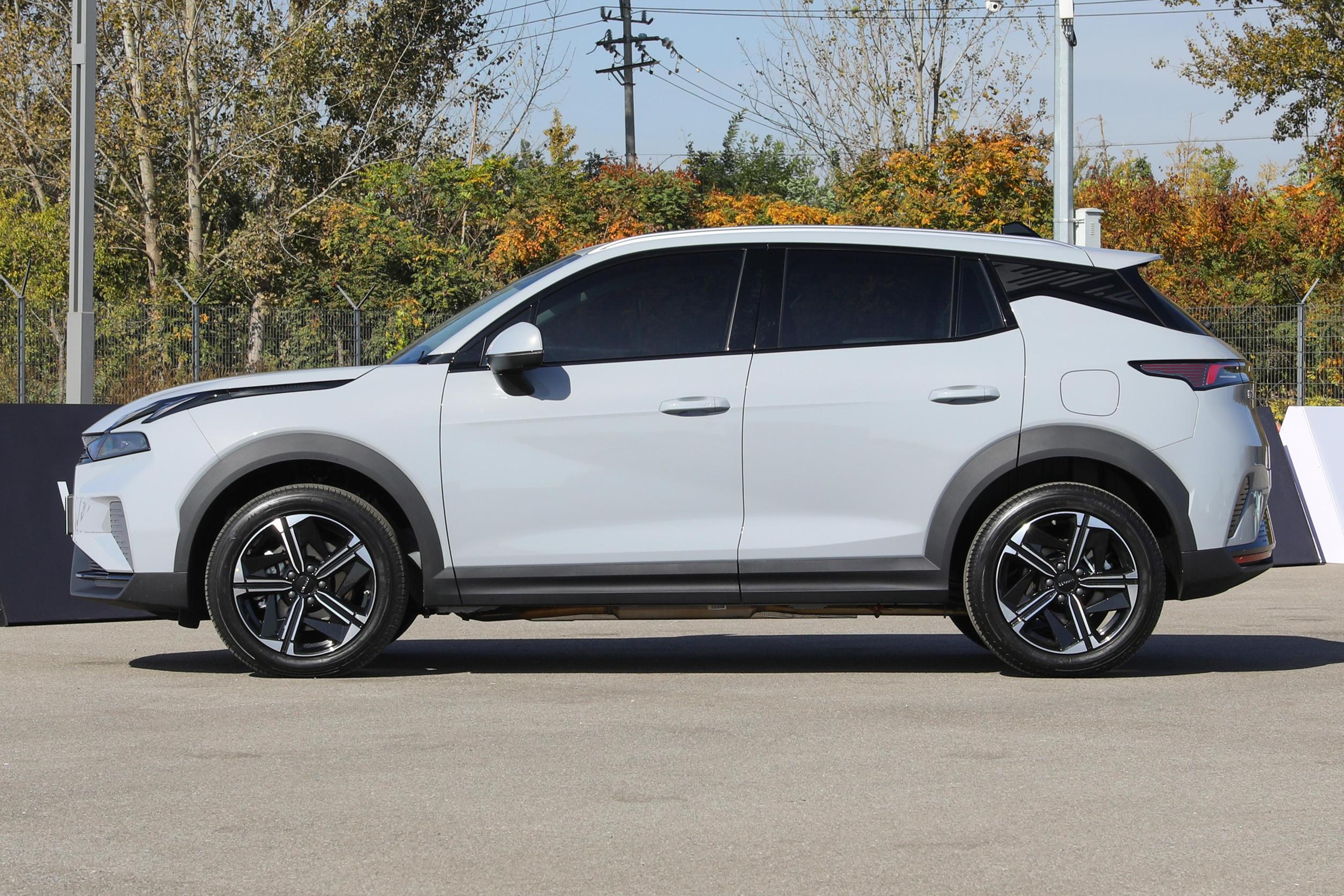 领克06 em-p,插电混动小型suv,优惠0.4万元左右,值得考虑吗?