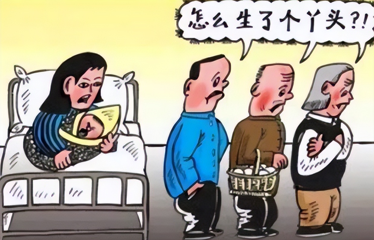 家长的偏心让女儿受尽委屈,比重男轻女还戳心,老人心知肚明