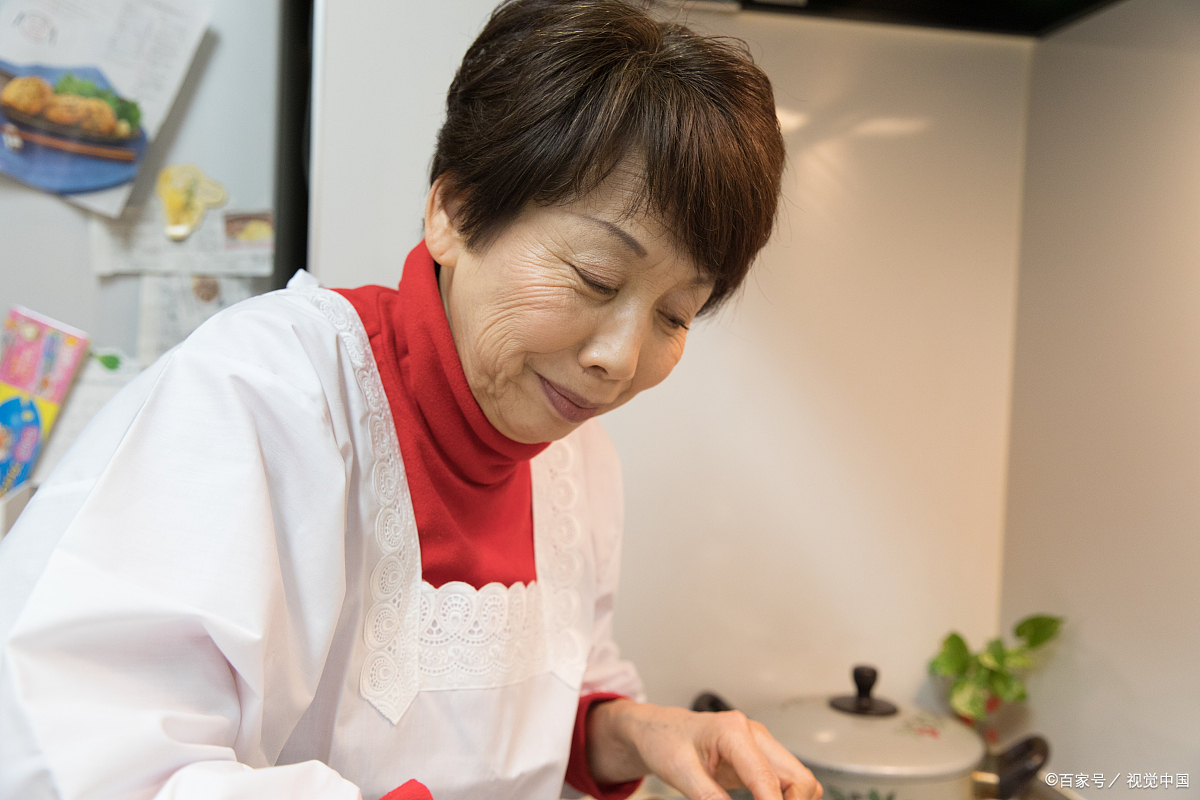 保姆住家同居图片