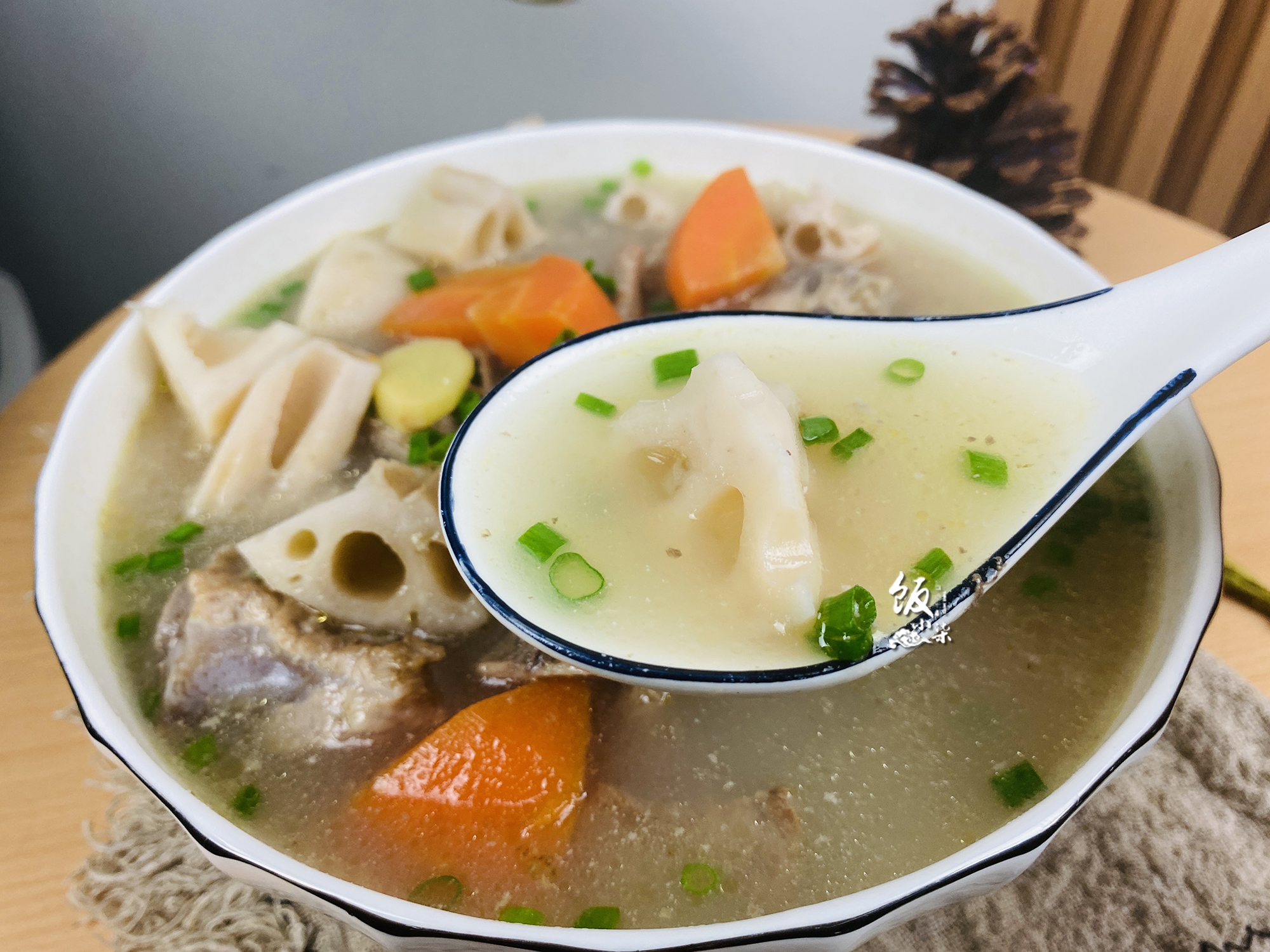 买莲藕,7孔好吃还是9孔好吃?挖藕大叔:做法不一样,别买错了