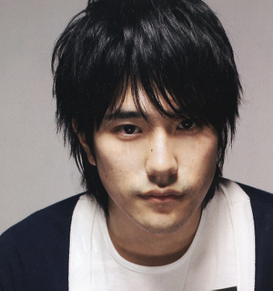 红遍亚洲日本美少年发胖过气恋上大9岁御姐甜蜜生活酸哭网友