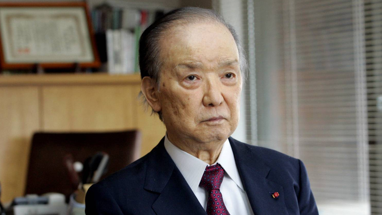 一大早!"日本91岁前首相去世"传遍中国,曾给中国遇难者送花圈