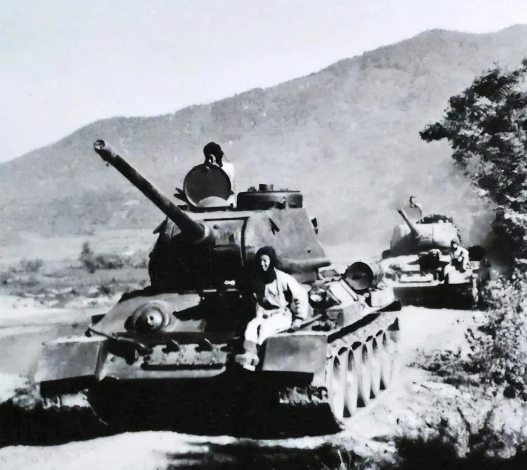 志愿军装甲王牌:单车击毁5辆美军坦克,走近215号人民英雄坦克