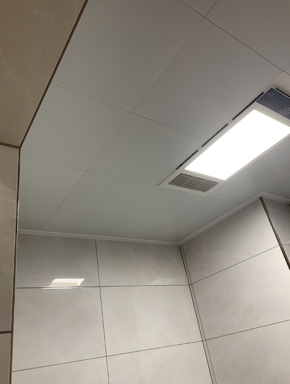 听劝!百元就能入大牌铝扣板吊顶!含测评!