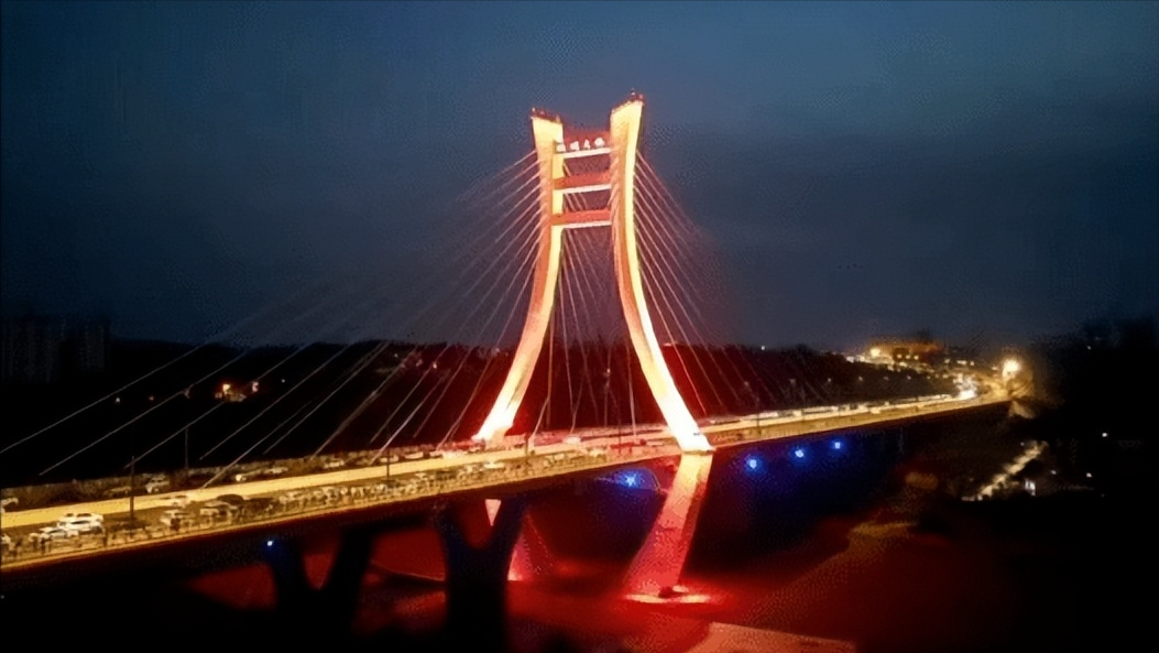 一丛花·夜游巩城大桥(词林正韵 苏轼体)