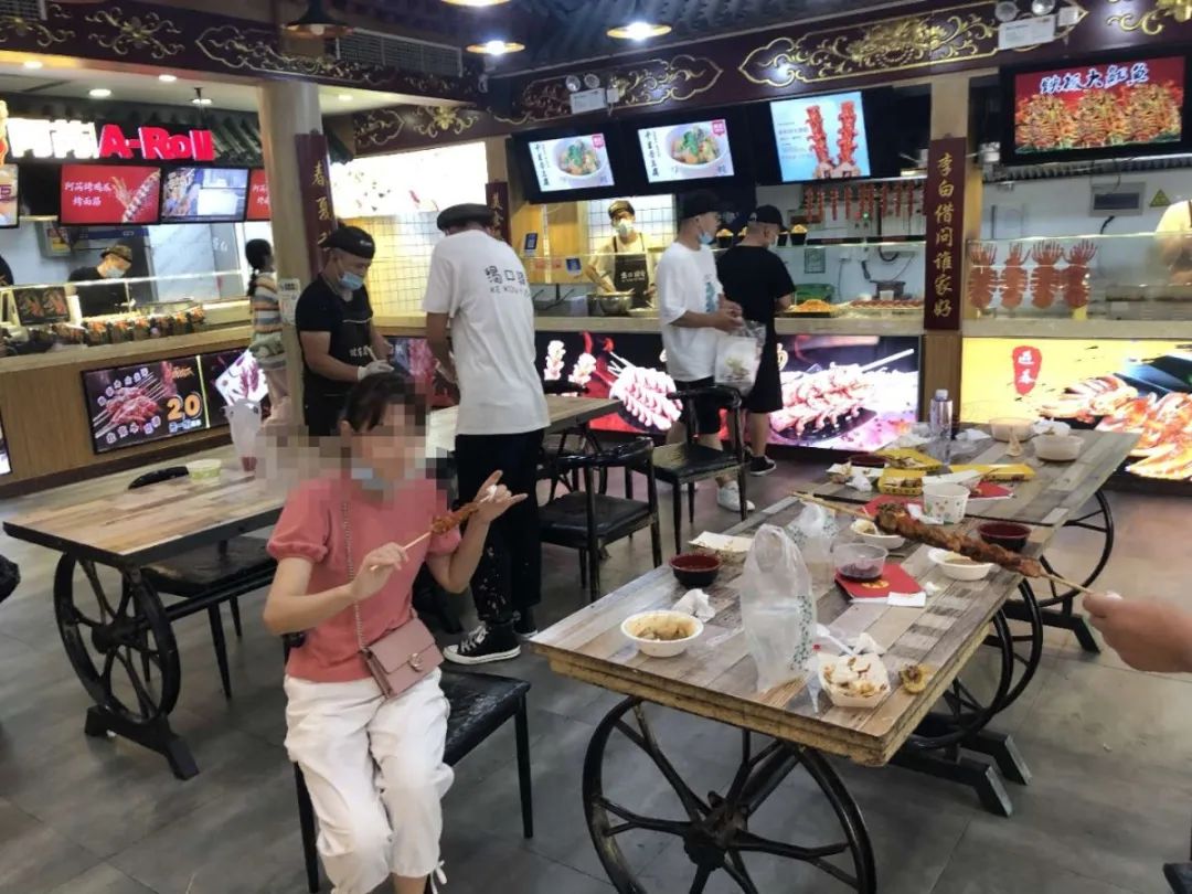 小吃街|北京小吃街成餐饮浪费“重灾区”！商家为何不愿卖半份？