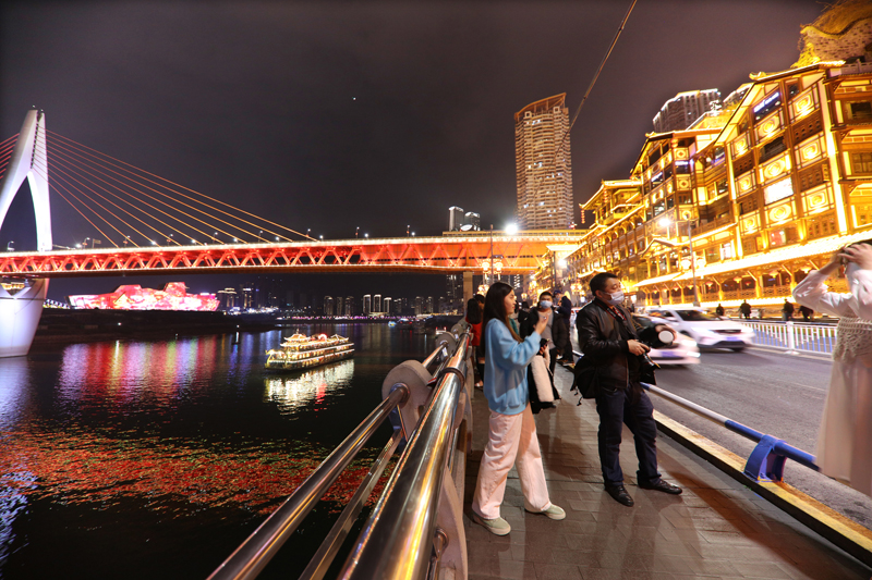 重庆春节洪崖洞灯饰灿烂夜景醉人