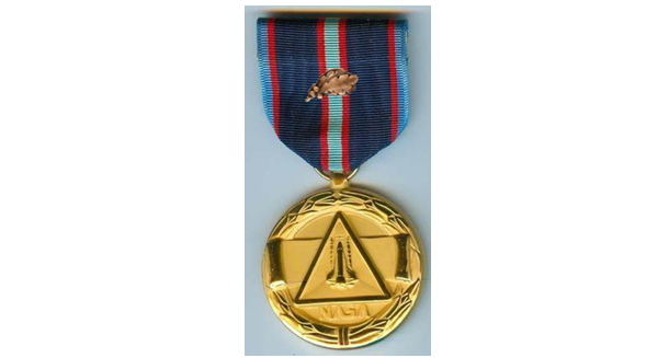 美国海军陆战队勋章附品(下):扣环,橡叶,行星标志