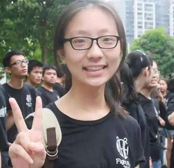 "最任性高考状元"韩思雨:不熬夜不刷题,高考681分上清华