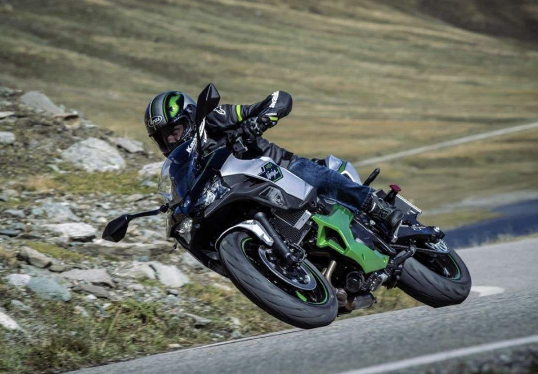 川崎ninja 7 hev,世界第一款量产混合动力摩托车上市