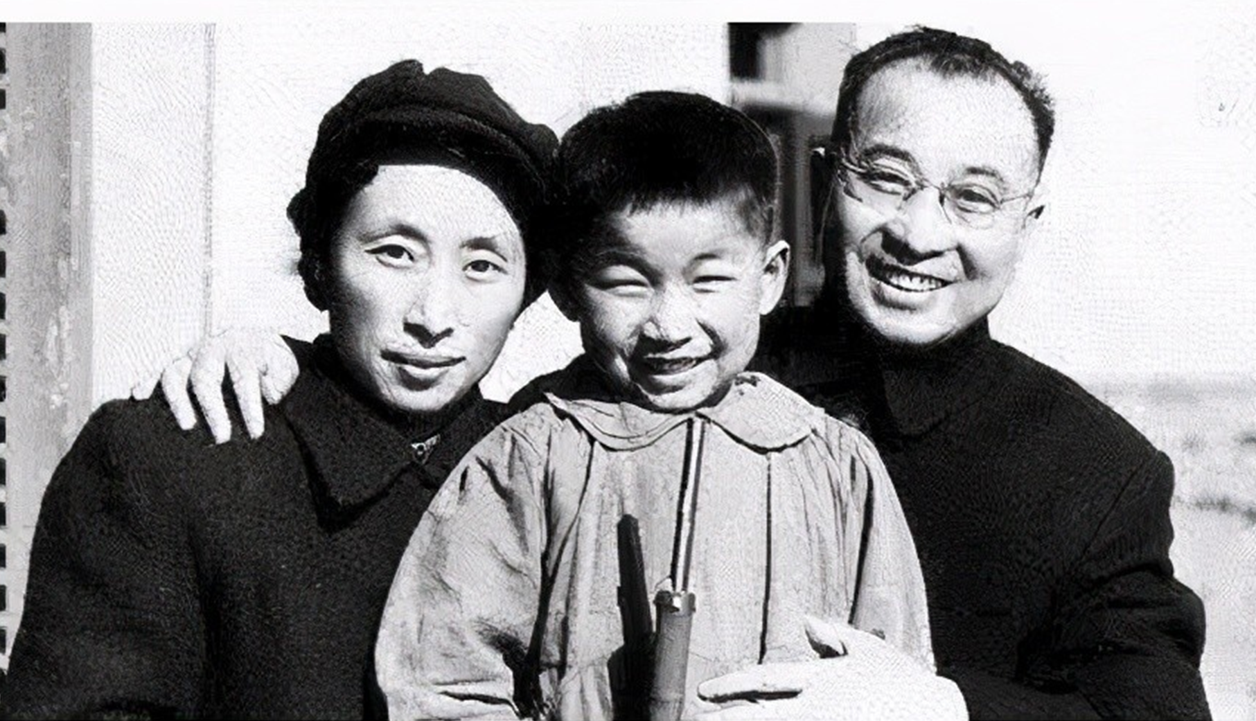 陈赓去世31年后,妻子傅涯执意去台湾见亲人,下飞机后看到名场面