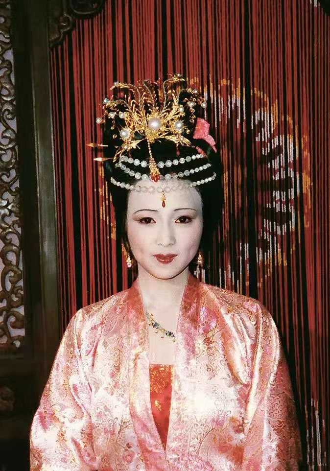 《红楼梦》秦可卿突然去世,真的是因为和贾珍的关系泄露吗?