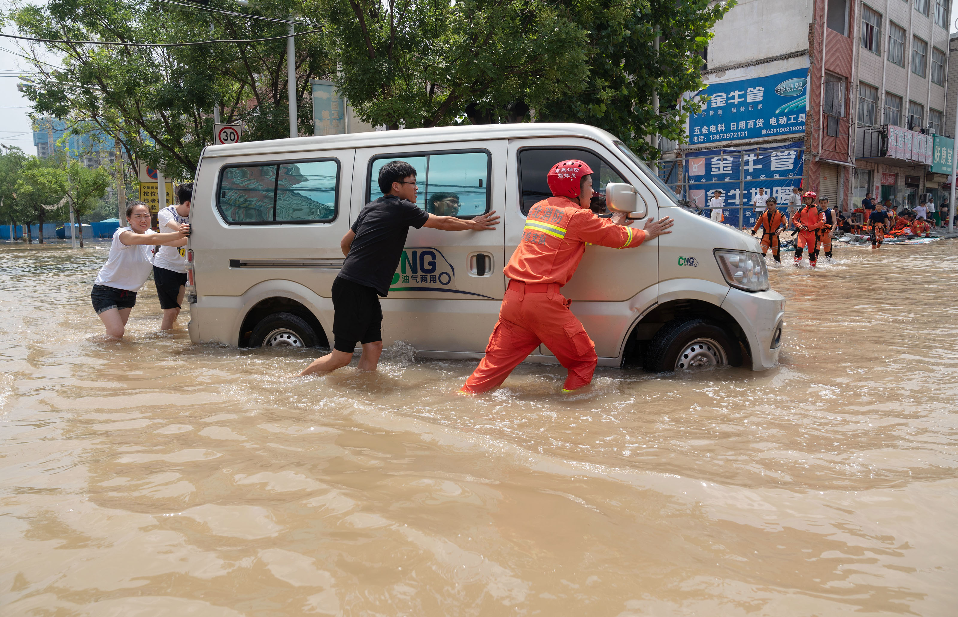 郑州救援现场图片