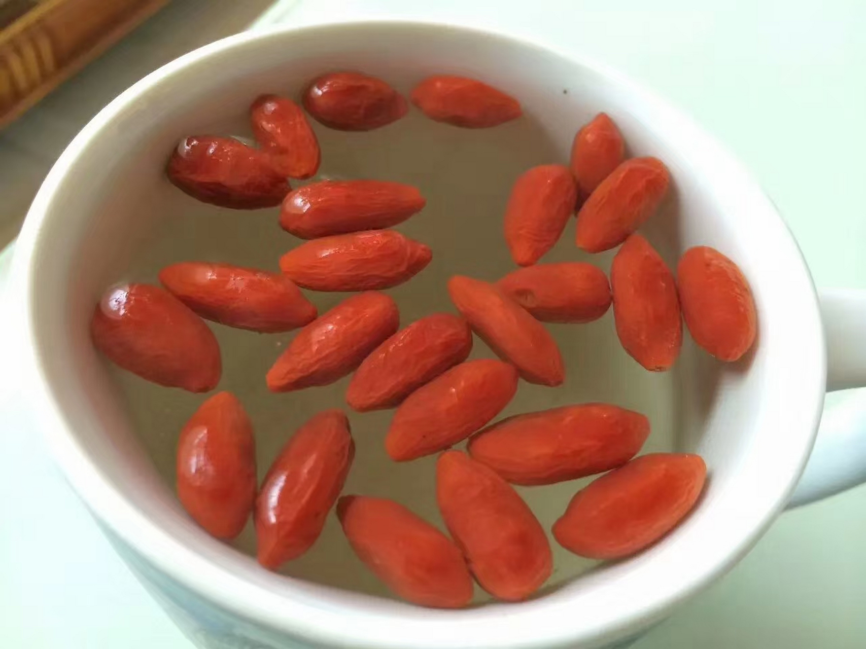 每天吃10g枸杞,坚持一个月,身体或收获4个好处,推荐3种吃法