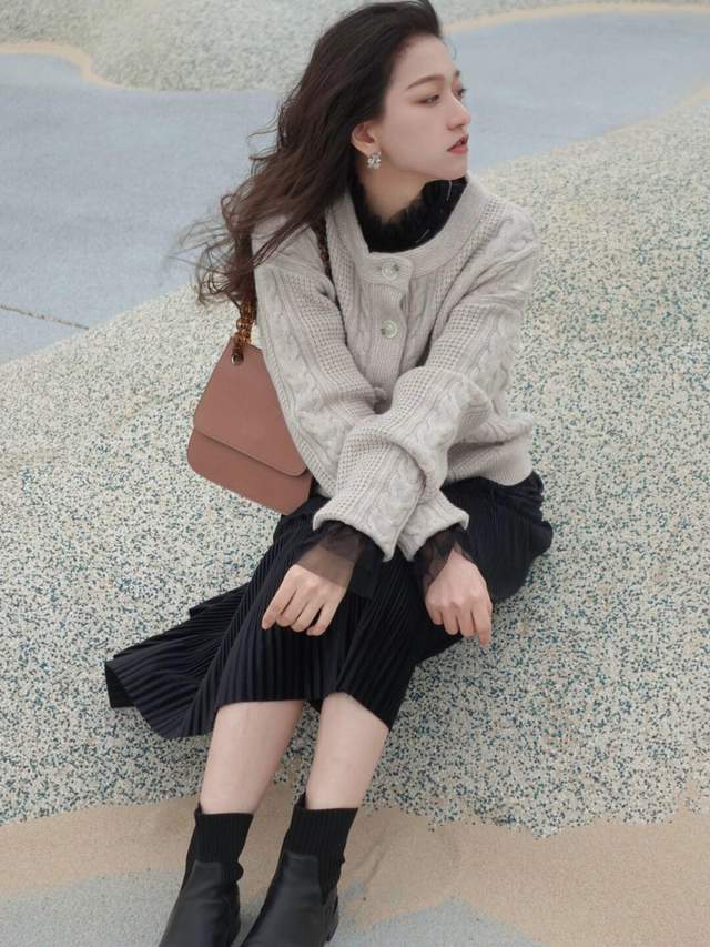 衣品好的女人,冬季都少不了"毛衣"的搭配,让你时髦又显气质