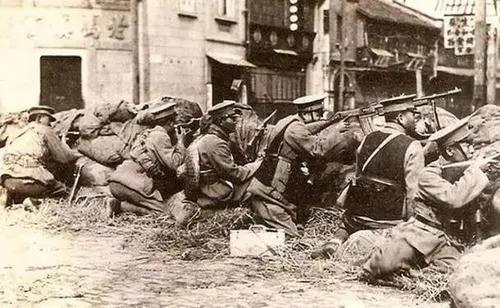 粤军在抗战中如此英勇:人人争当最危险的机枪手,最后仅一人生还