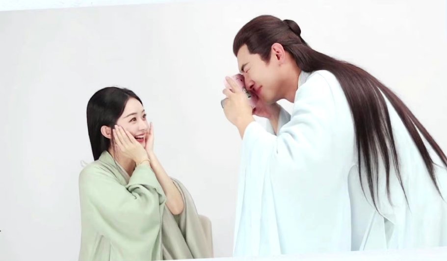 林更新给赵丽颖拍照 看到两人互动及宣传照片 期待《与凤行》