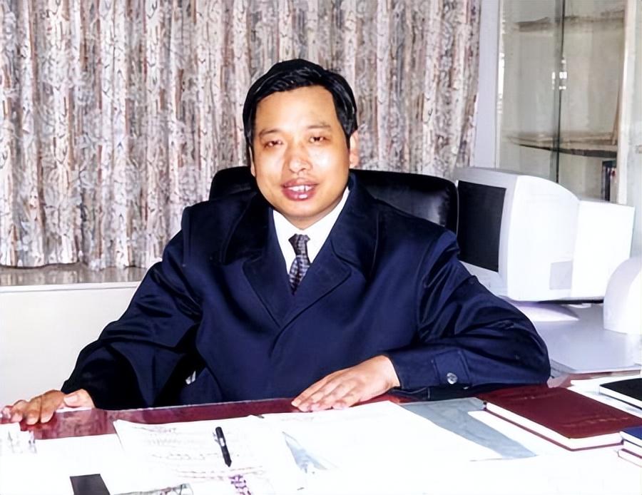 回顾:中铁老虎周孟波,假装自杀逃亡国外,追逃2个月被缉捕回国