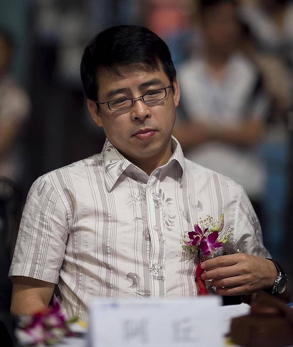 前央视主持人邱孟煌:包养女大学生,口无遮拦被除名,现状如何?