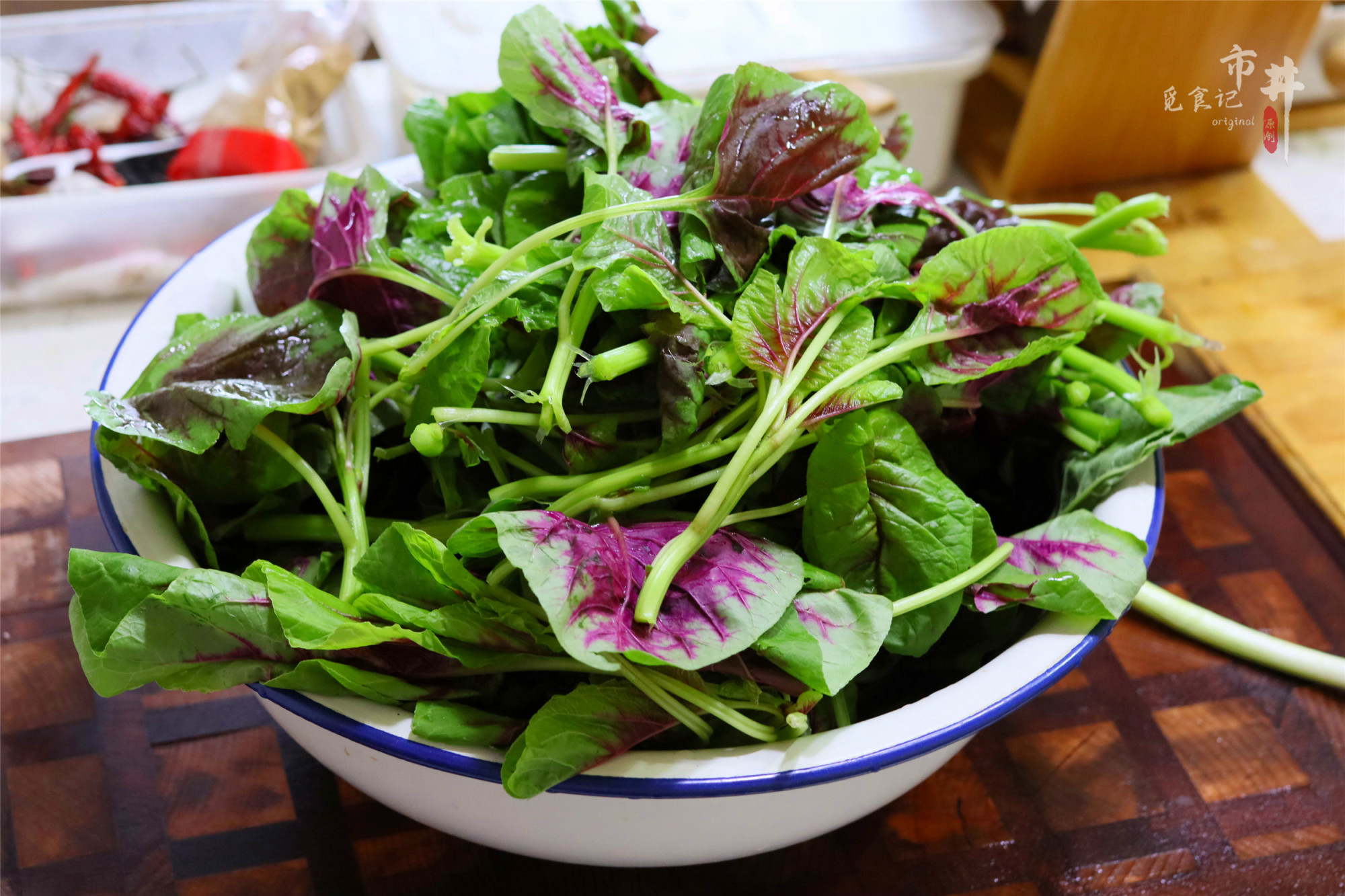 炒苋菜,记住"1盐2料3水"的做法,苋菜软滑入味,家人都说好吃
