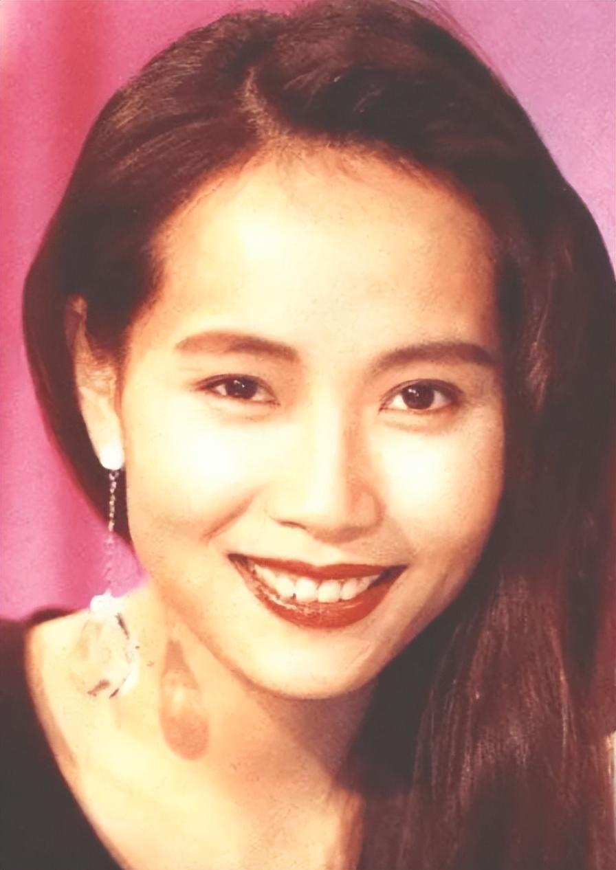 叶童自曝遭马天宇嫌弃年龄:私下里不说话,主动加吻戏也无济于事