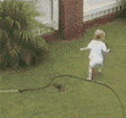 搞笑gif:这自行车不错,还能漂移