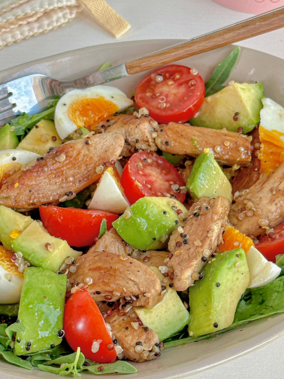 轻食新选择——牛油果鸡肉藜麦沙拉01 为了穿上漂亮的小裙子,是时候