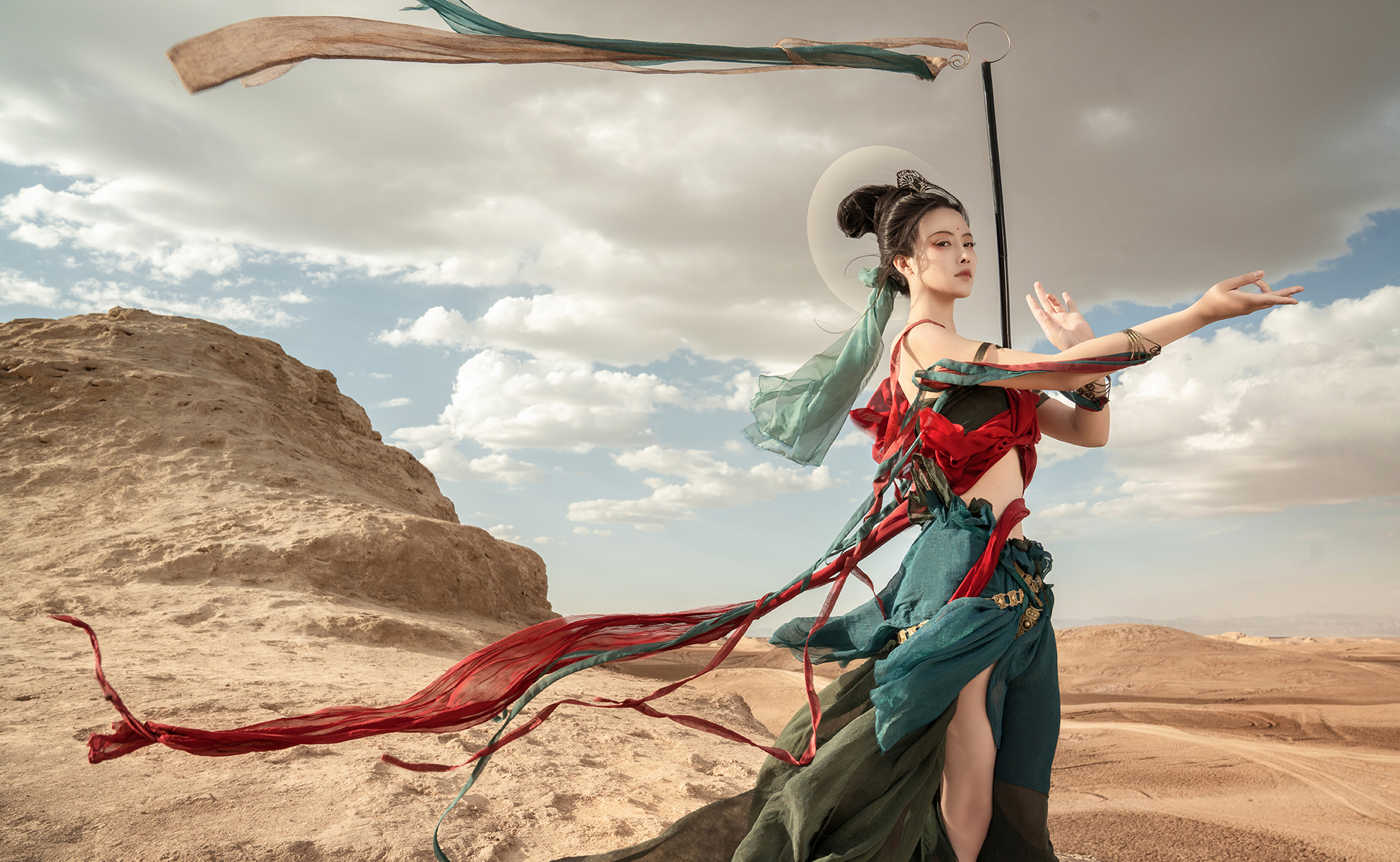 "山楂啊梨"火遍全网,女菩萨是清华学霸,颜值与才华齐飞