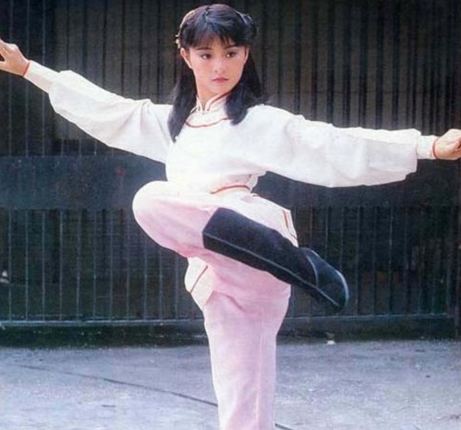 56岁的李赛凤,就这样改写了她的结局,跌落的口碑到底是回不去了