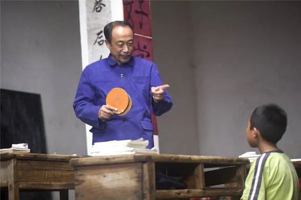 一票难求的张雪峰内部分享会:家长的努力,怎样才能用到刀刃上?