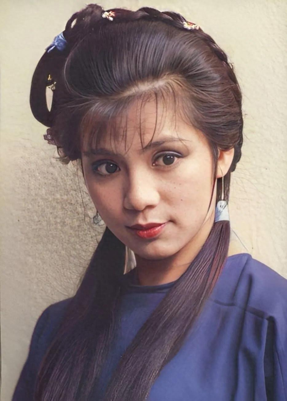 翁美玲壁纸她那如夏花般短暂的一生实在是令人惋惜