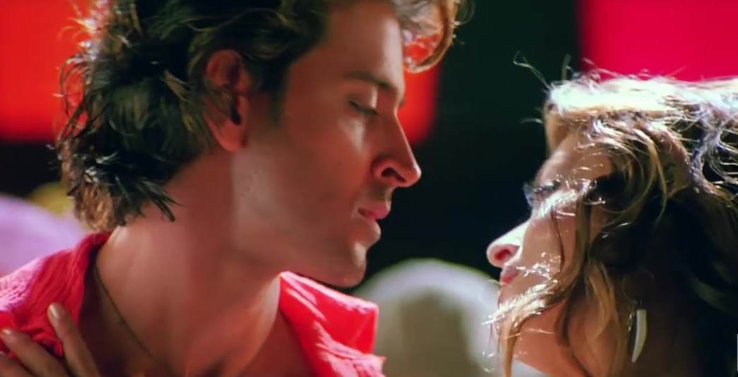 印度第一美人好难!"二婚"嫁进豪门,却因生女儿发胖被婆家嫌弃