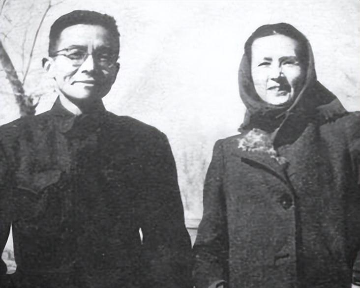 林徽因去世后,梁思成娶小27岁的林洙为妻,留下8字遗言刻骨铭心