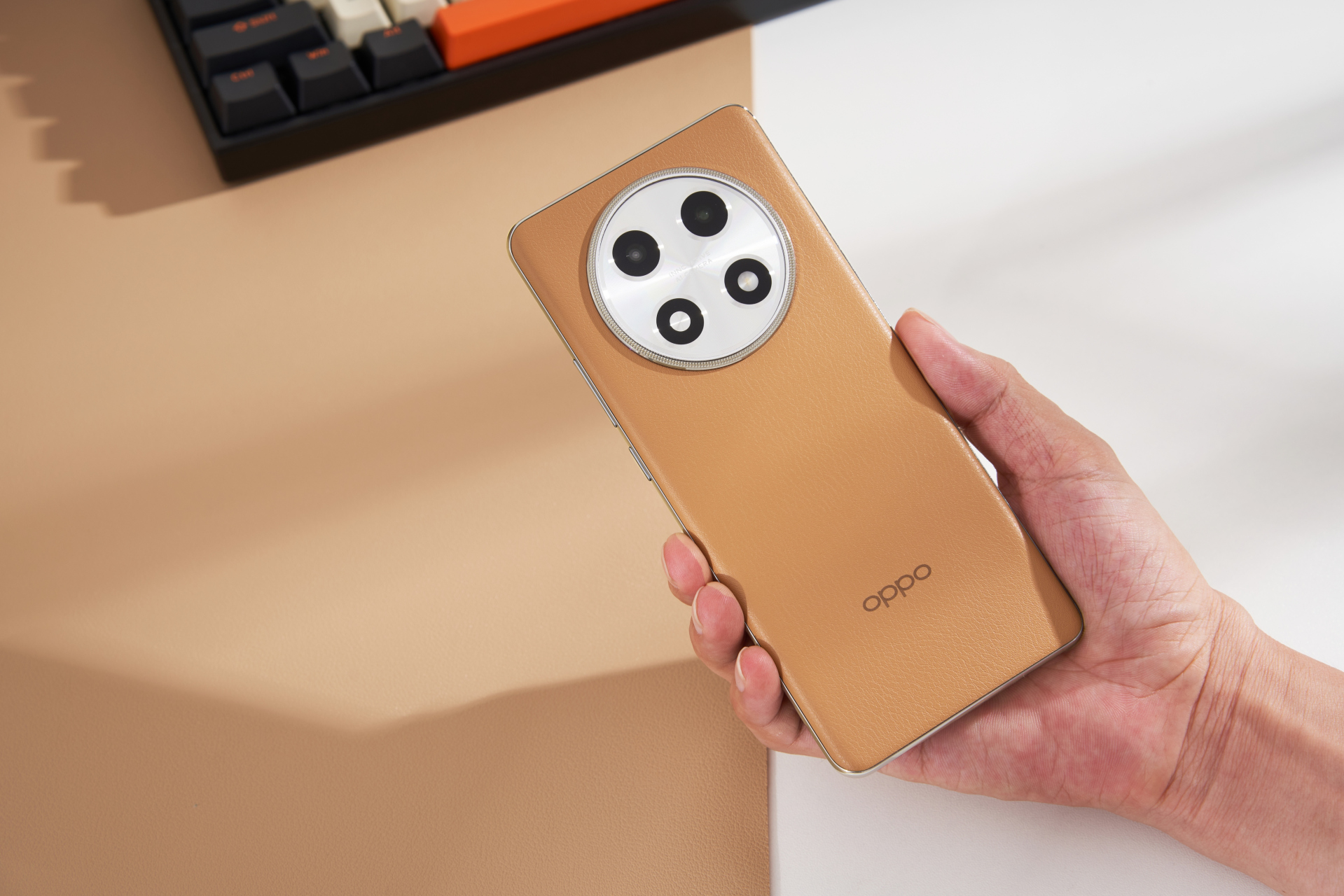 不是华为mate 60 rs买不起,而是oppo a2 pro更有性价比,开个玩笑.