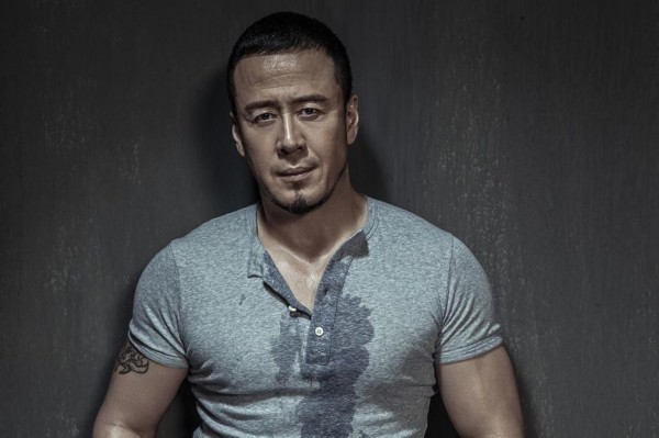 48岁杨坤晒健身照,腹肌清晰可见.网友:叔圈又添一人!