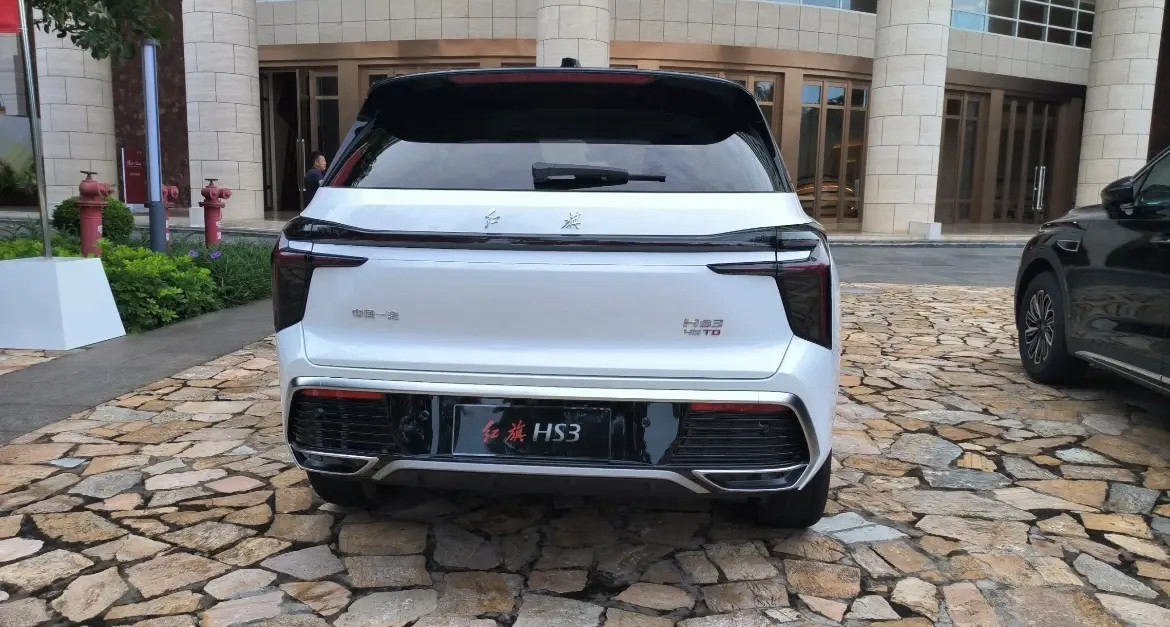 红旗全新suv hs3实拍图曝光,售价更亲民,预计7月上市!