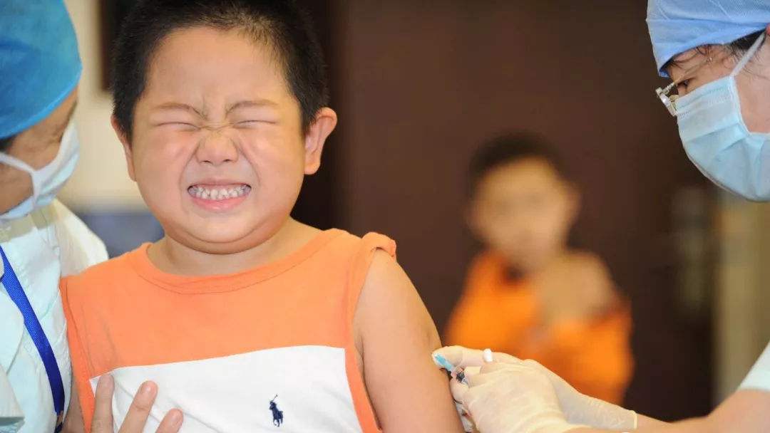 孩子抗拒打预防针,学会这几招,帮助孩子变坚强
