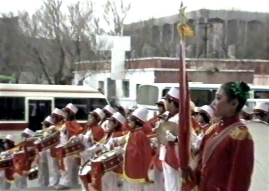 1994年克拉玛依大火,市领导嘱咐796名师生:不要动,让我们先走