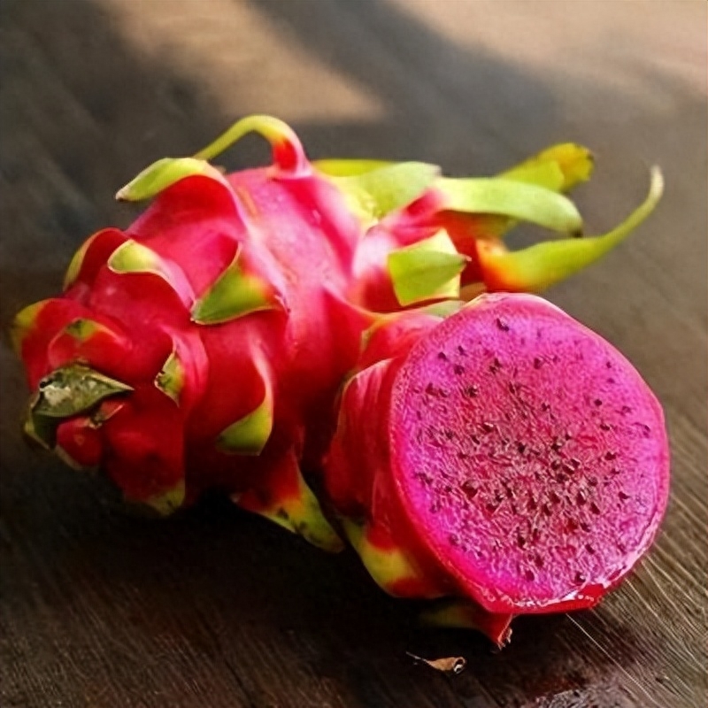 温室火龙果产期调控技术:推动高效生产与市场供应的突破