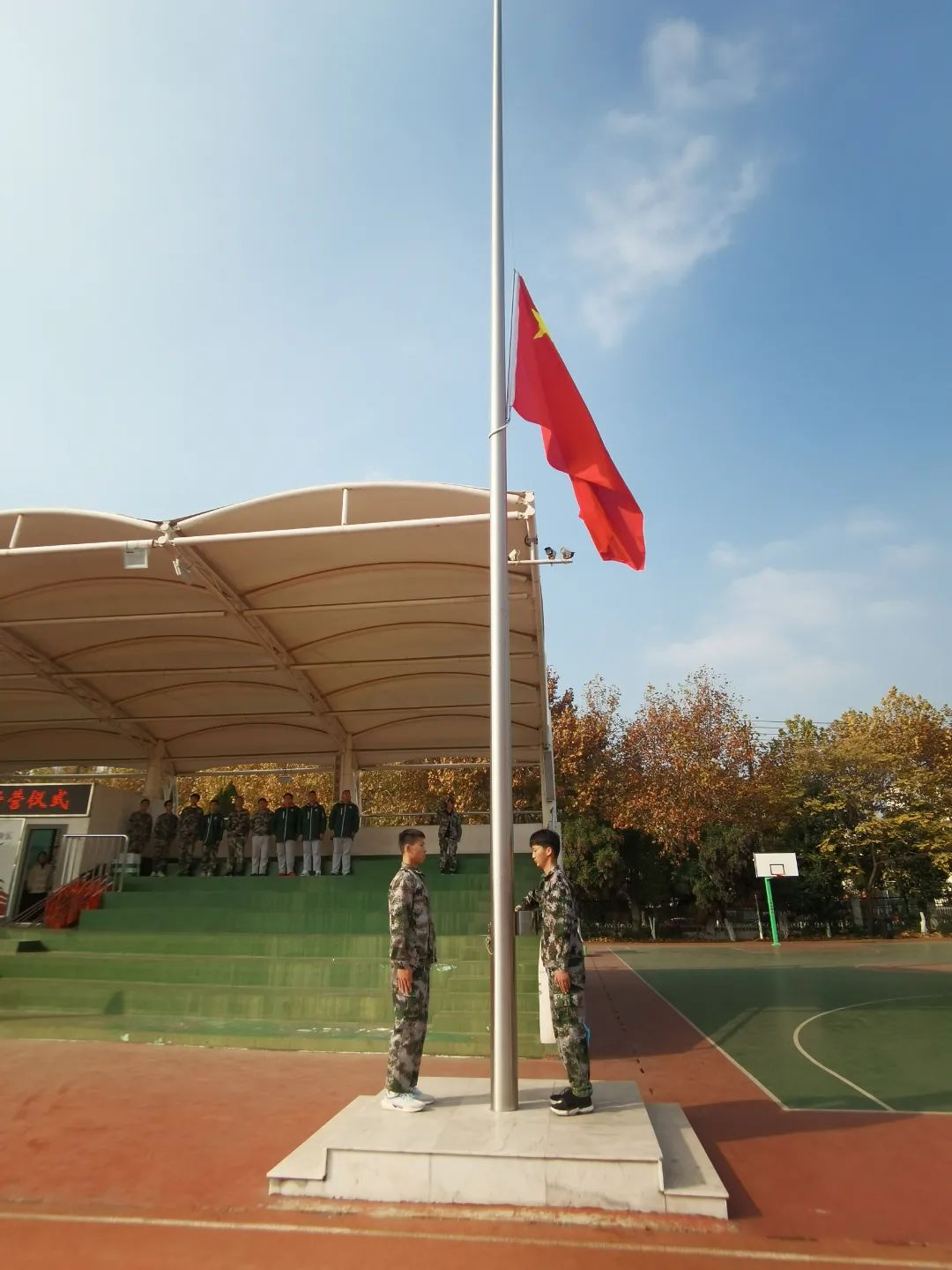 南京市大厂高级中学:吹响军训集结号 列队完毕 请检阅!