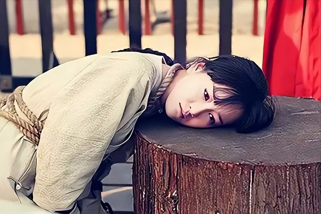 当人类头被砍掉的瞬间,是头觉得肉身没了,还是身体感觉头没了呢