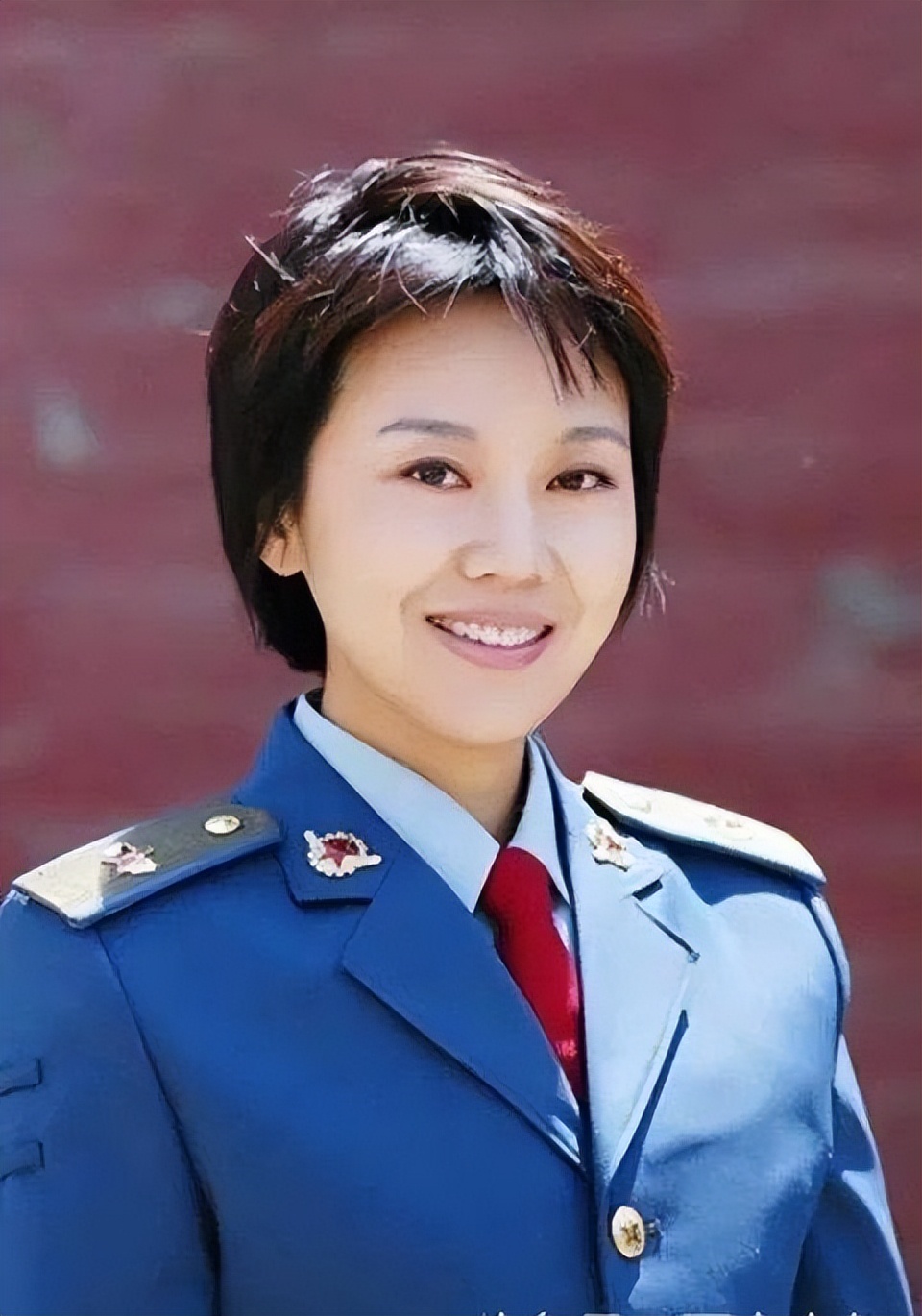 同为军艺出身,这12个女星命运不同:有人视后大满贯,有人被唾弃