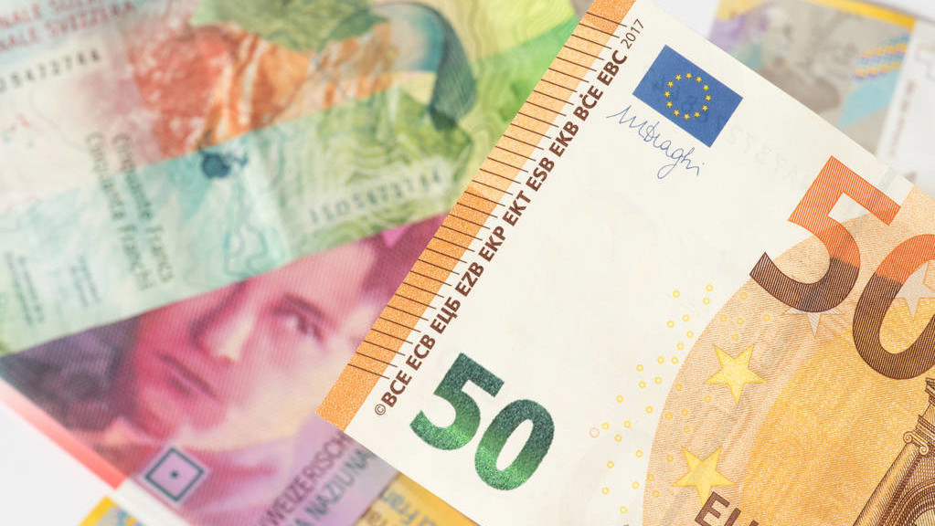 如何应对美联储印钞?人民币在上海将自由兑换,国际化一大步 如何应对美联储印钞?人民币在上海将自由兑换,国际化一大步