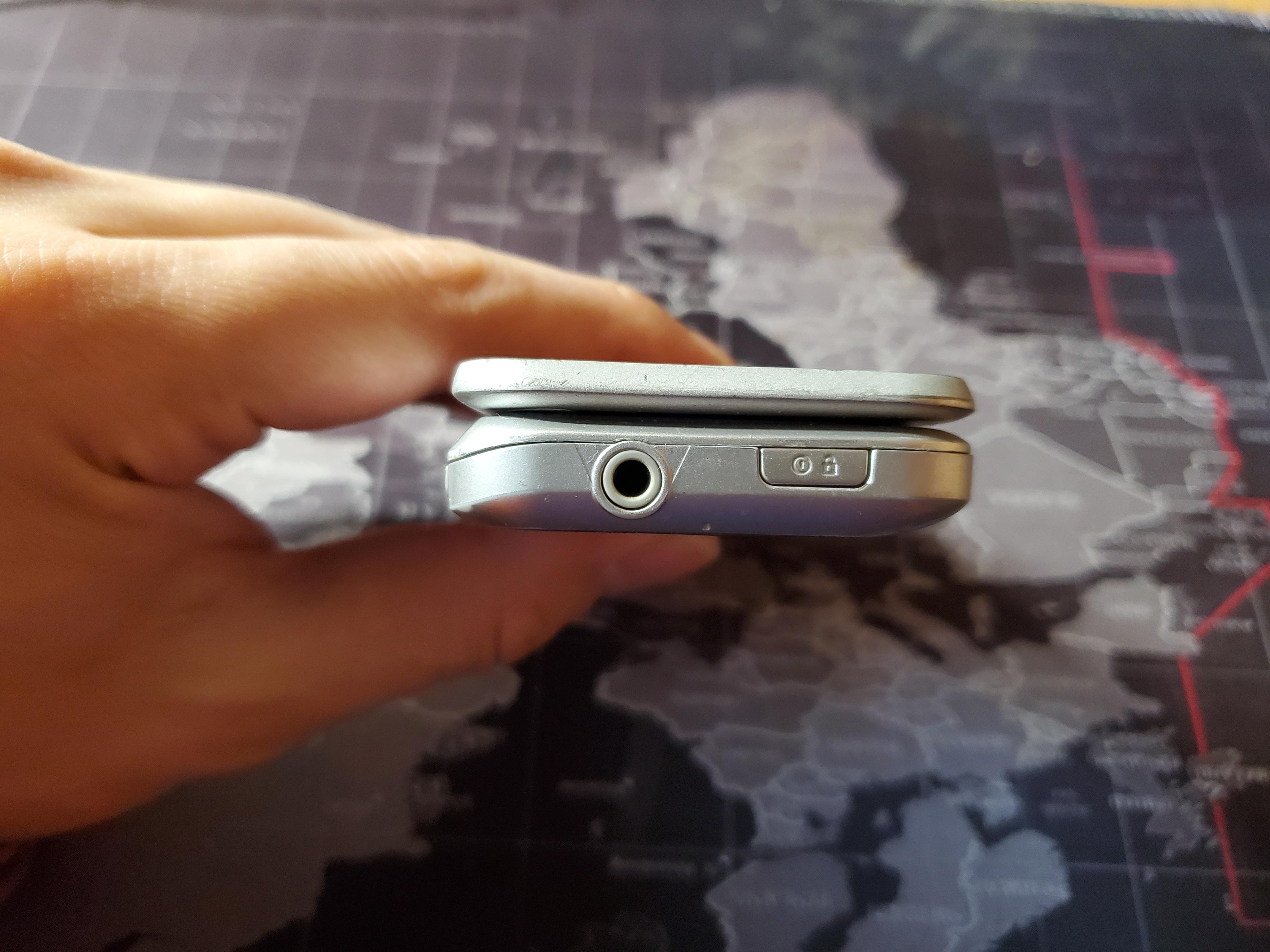 电子怀旧之旅(21)- 看我来个后空翻 - 摩托罗拉me600