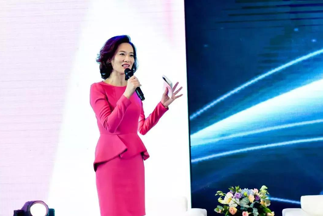 央视主持人李雨霏结婚了吗(央视主持人李雨霏结婚了吗视频)